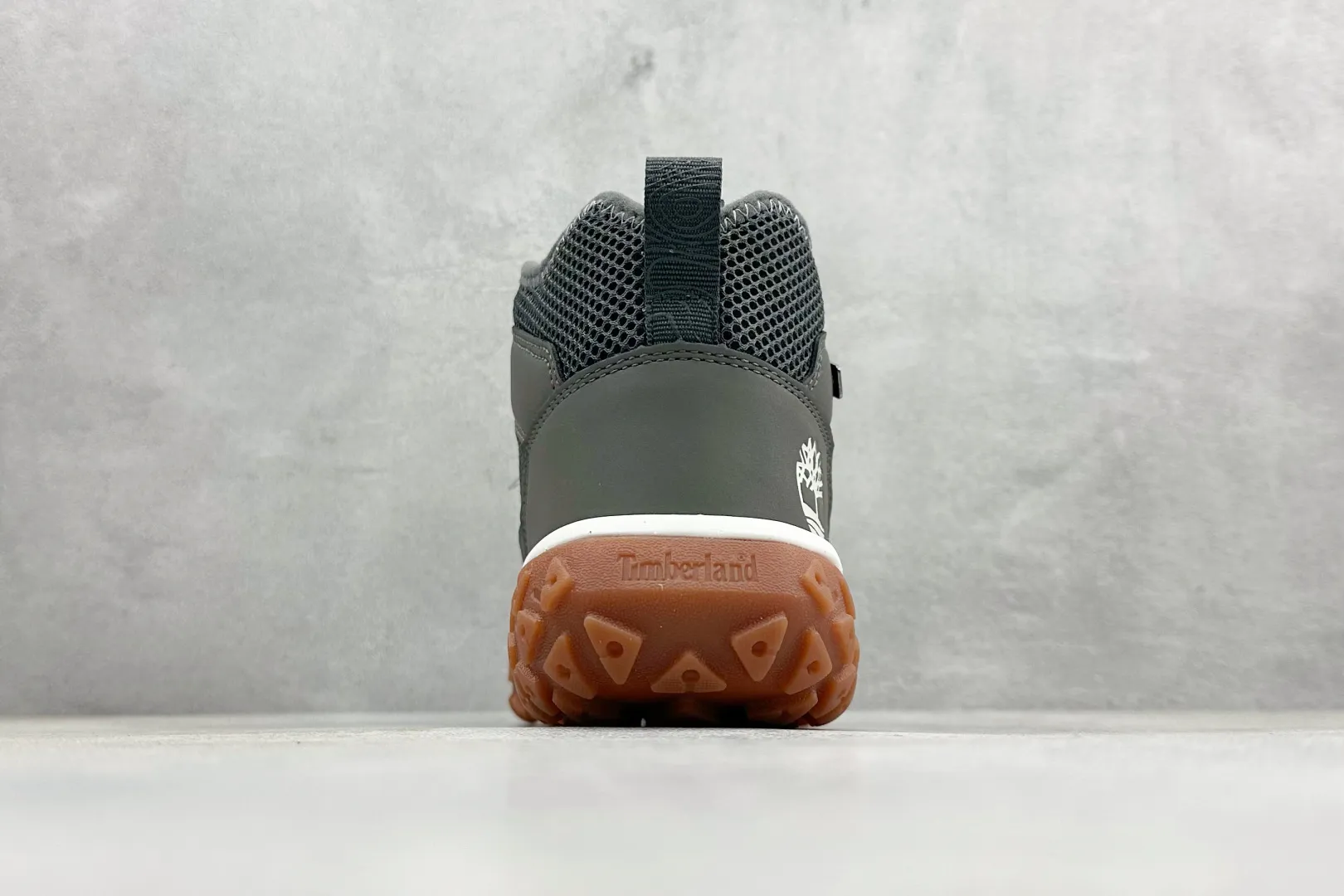 🐲💰 480 terminal stores Timberland/Timberland outdoor high-top casual Martin boots series, Guangdong factory quality, original box and original packaging. The fabric is made of Italian 🇮🇹 top-grade frosted fine-grained cowhide. It is paired with anti-odor and anti-corrosion genuine leather latex insoles to give you a perfect wearing experience. The quality is exquisite and durable. A must-have for sportsmen. Specially designed to treat those who are not handsome. High-quality and first-class foot feel. Item number: TBOA6A98Y55
